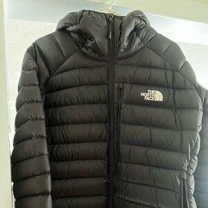 NorthFace woman’s summit series hooded jacket size XL EUC!!!!!